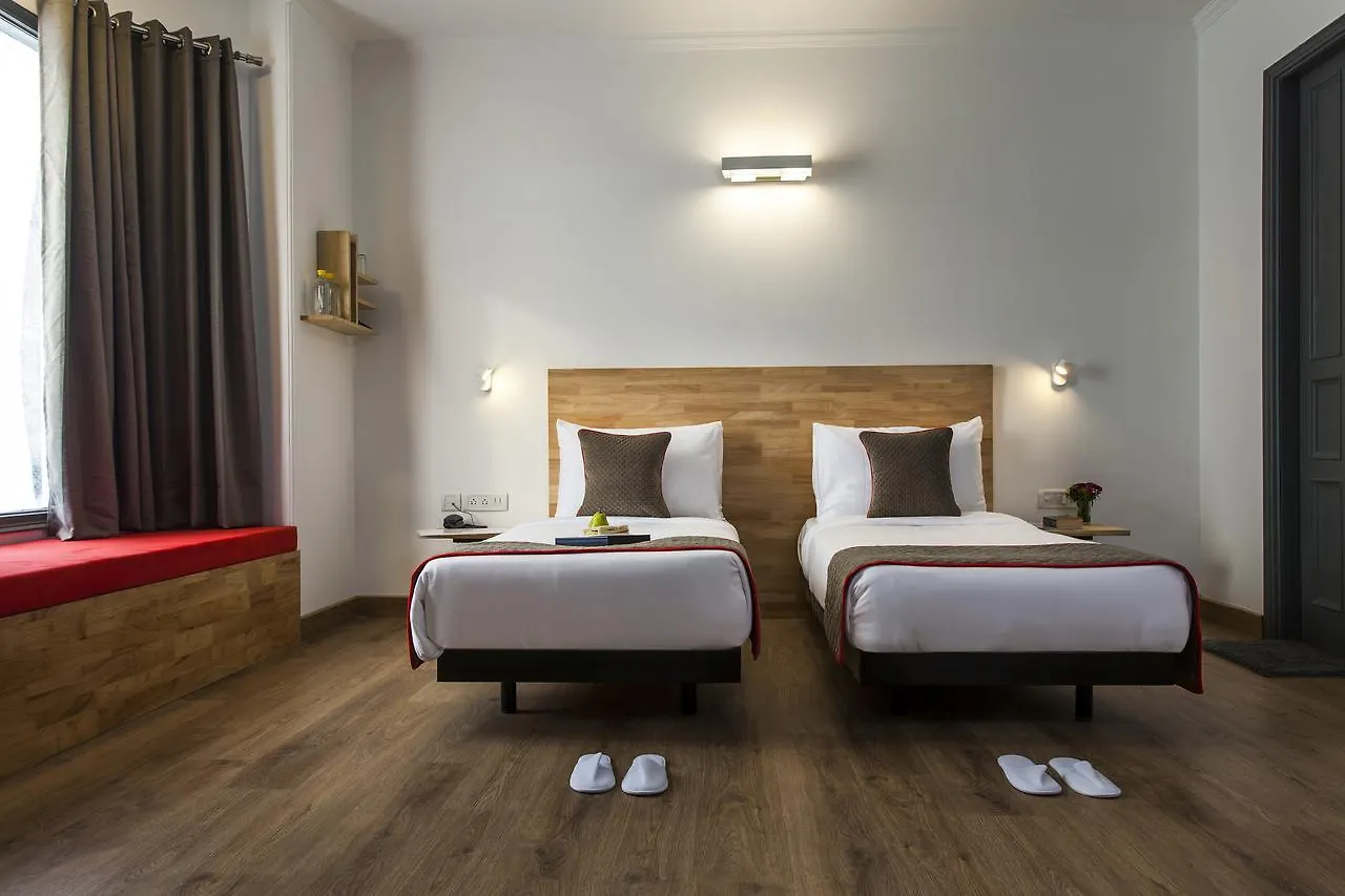 ** Hotel Oyo Townhouse 002 Green Park Delhi  India