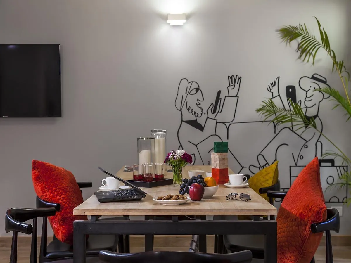 ** Hotel Oyo Townhouse 002 Green Park Delhi  India