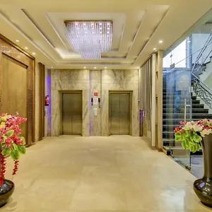 Super Townhouse Oak C Pearls Delhi (National Capital Territory of India)