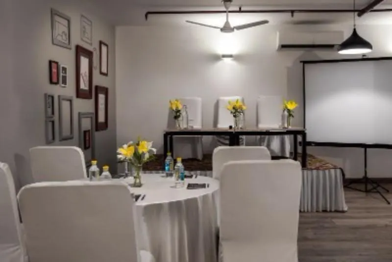 Oyo Townhouse 002 Green Park Delhi  Hotel